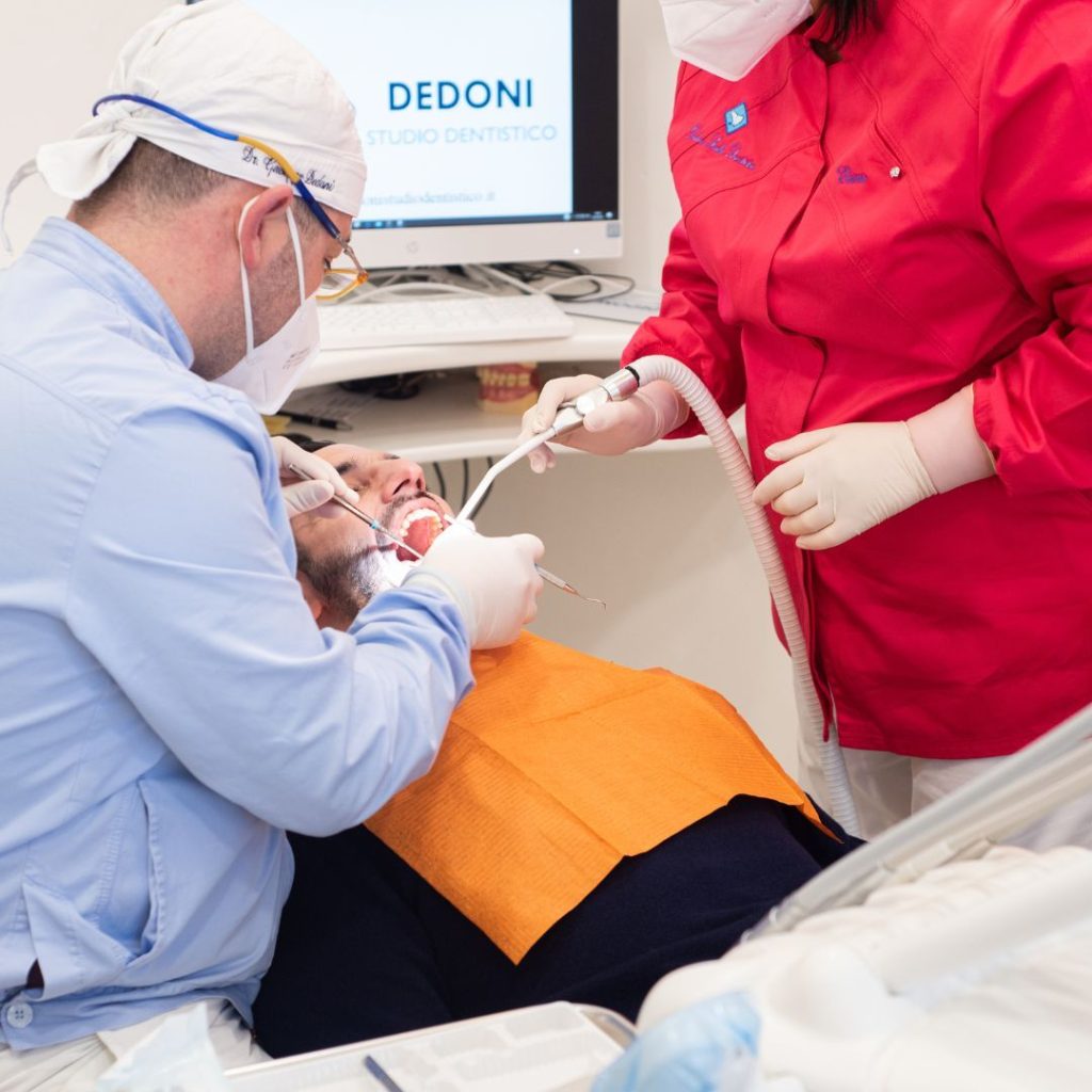 Implantologia 9 FOTO CI PRENDIAMO CURA DI TE - Dentista a Isili